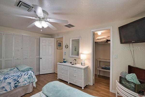 1 CAROLL CIR — photo 19