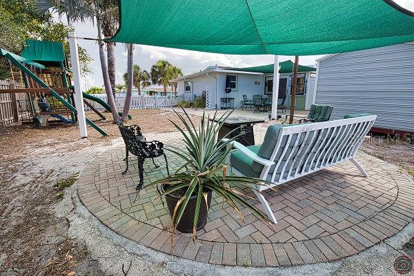 1 CAROLL CIR — photo 24