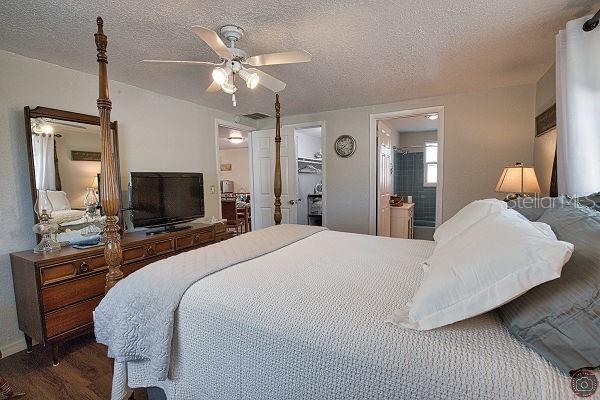 1 CAROLL CIR — photo 14