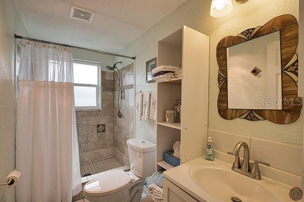 1 CAROLL CIR — photo 16