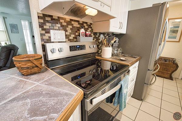 1 CAROLL CIR — photo 12