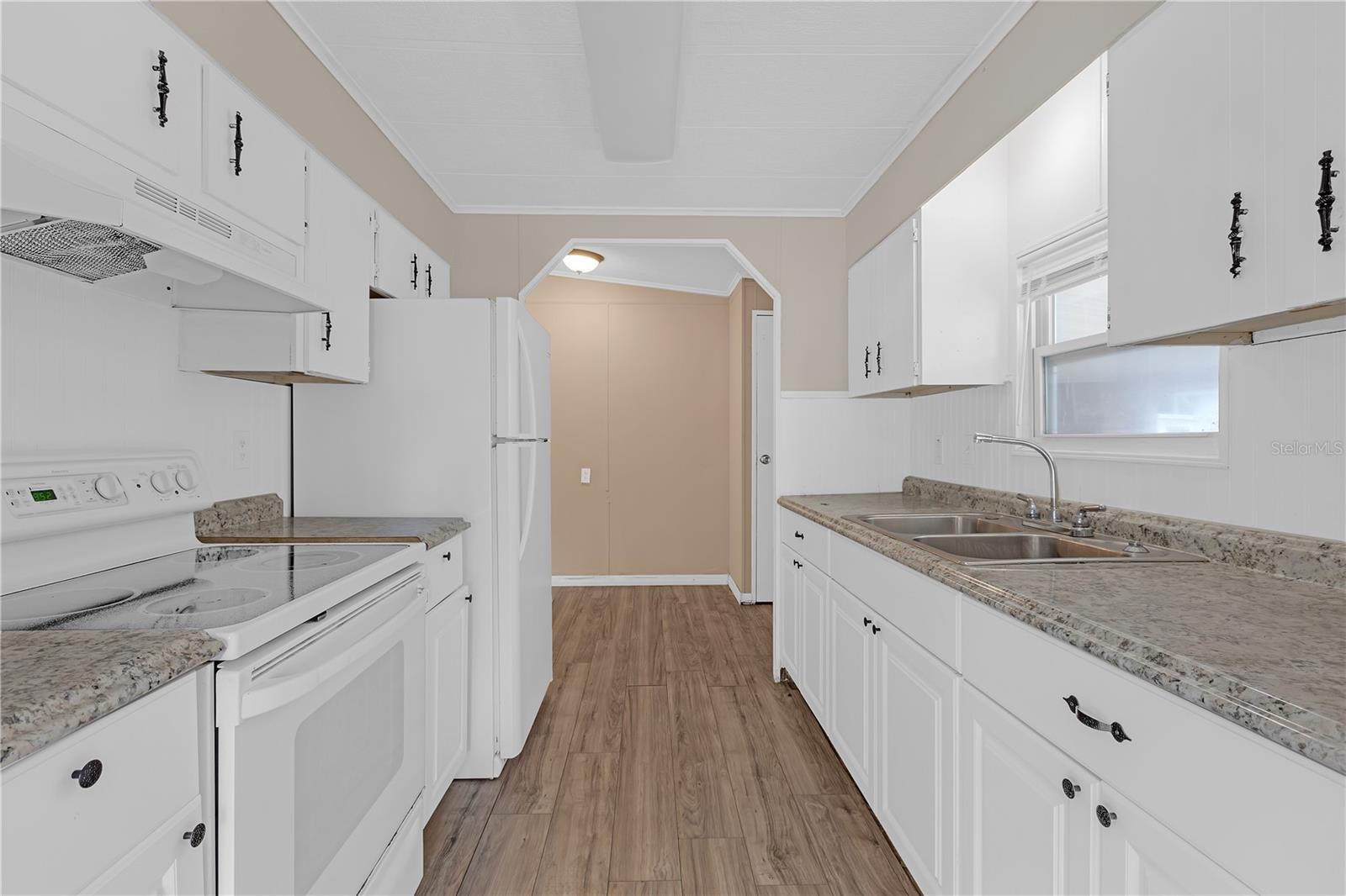 11309 LEISURE LN — photo 4
