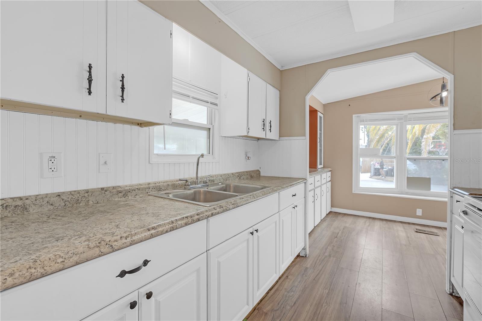 11309 LEISURE LN — photo 6