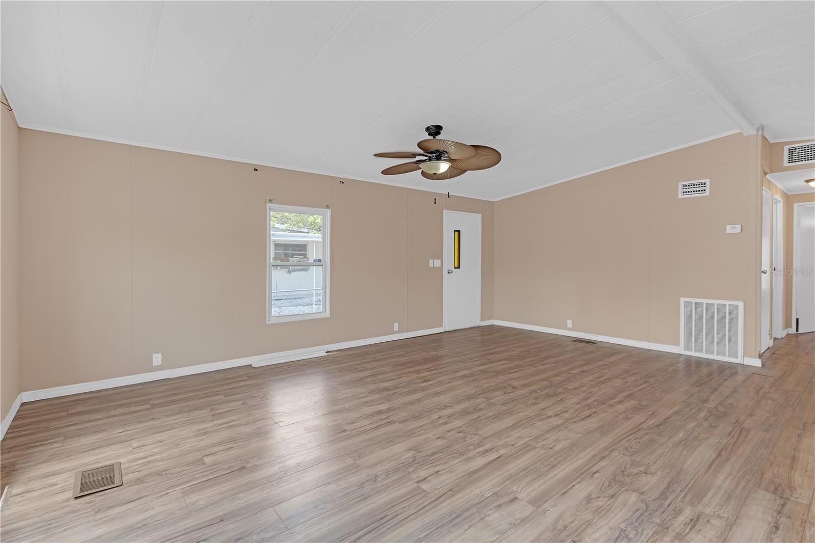 11309 LEISURE LN — photo 11
