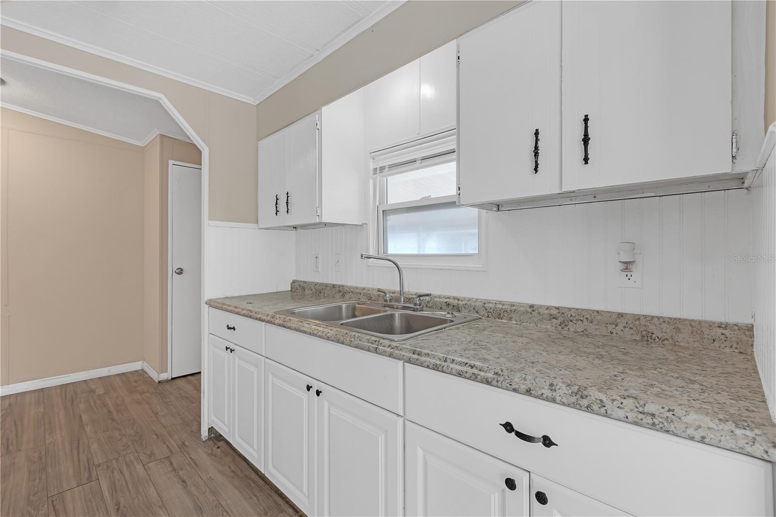 11309 LEISURE LN — photo 5