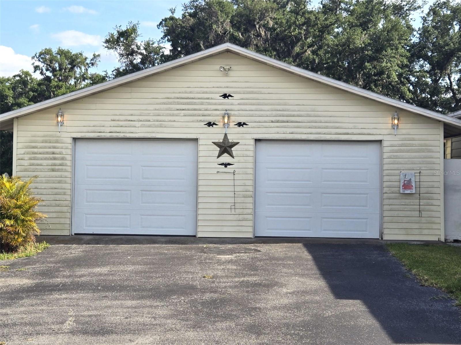 3101 MEDULLA RD — photo 4