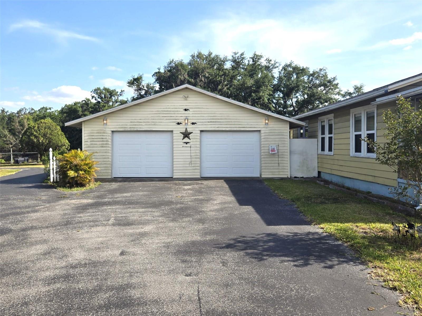 3101 MEDULLA RD — photo 17