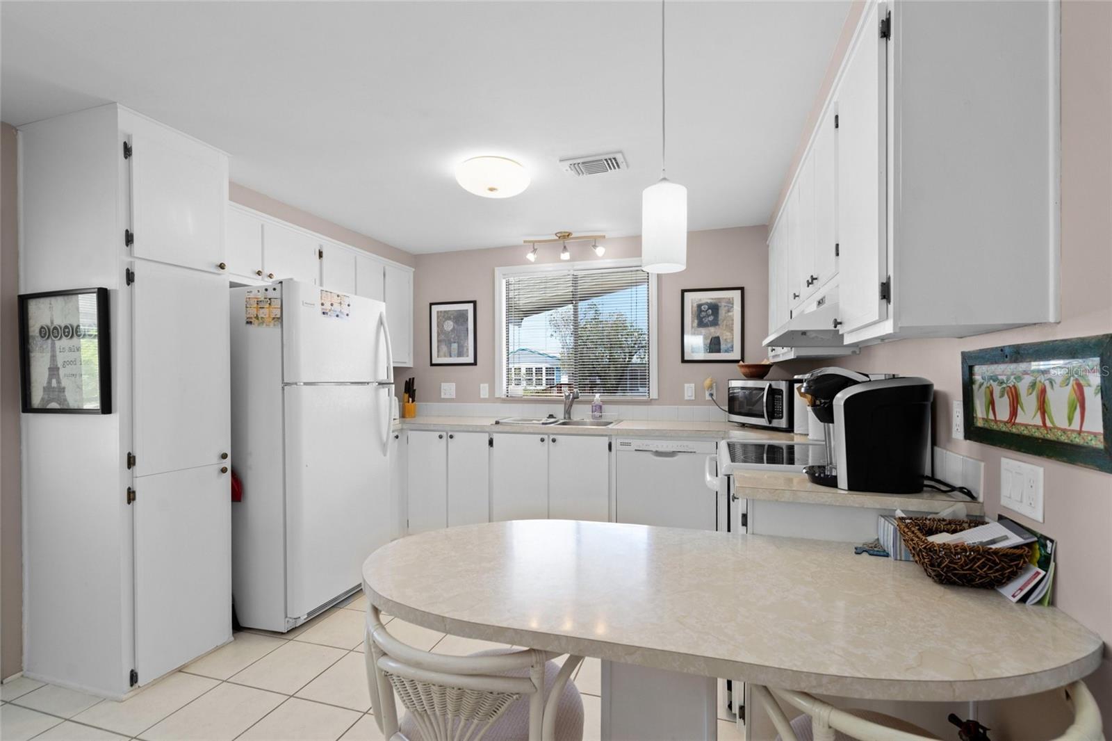 925 IGLESIA DR — photo 8