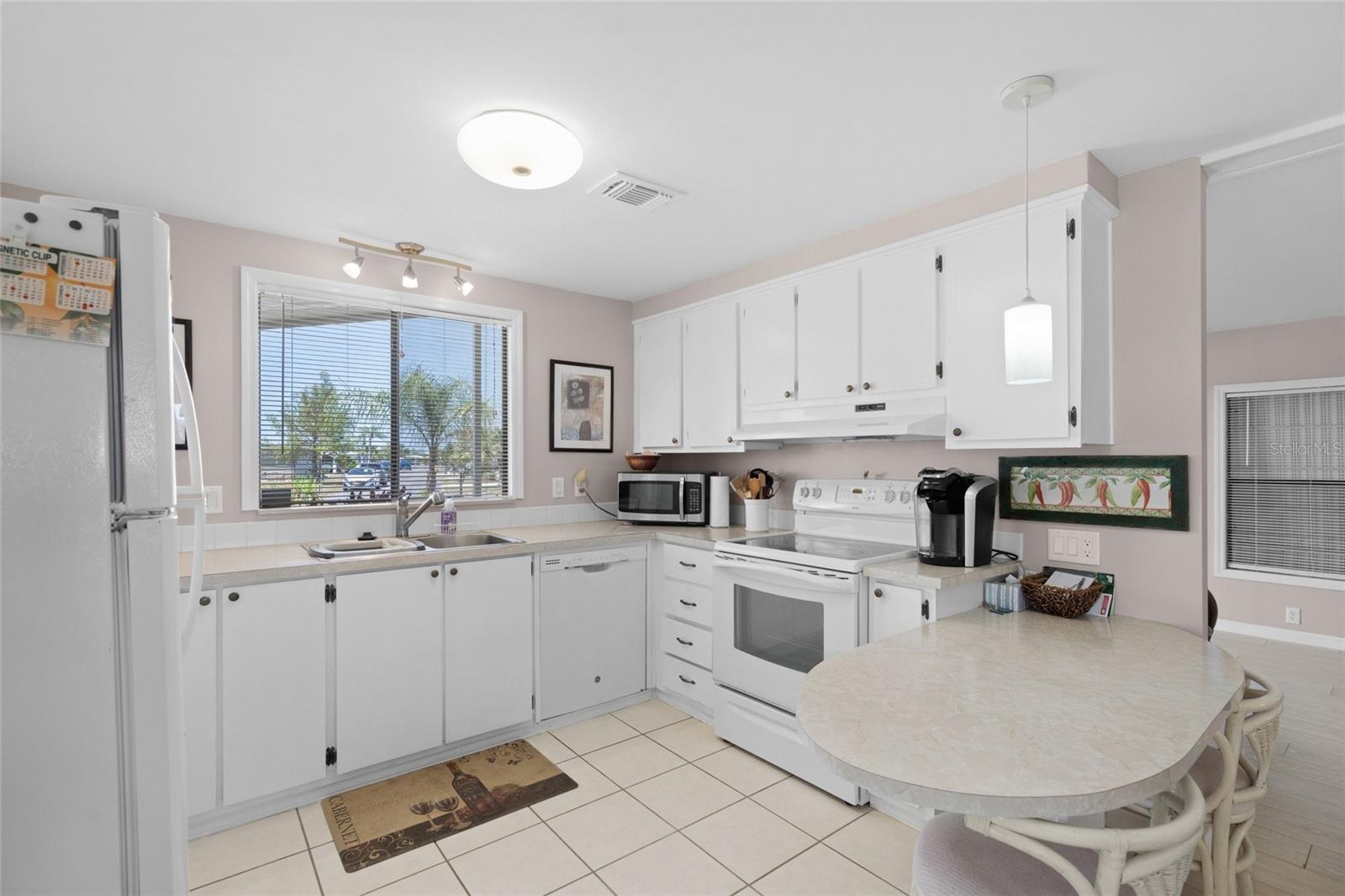 925 IGLESIA DR — photo 7