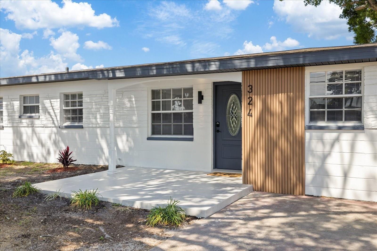 324 COUNTRY CLUB DR — photo 8