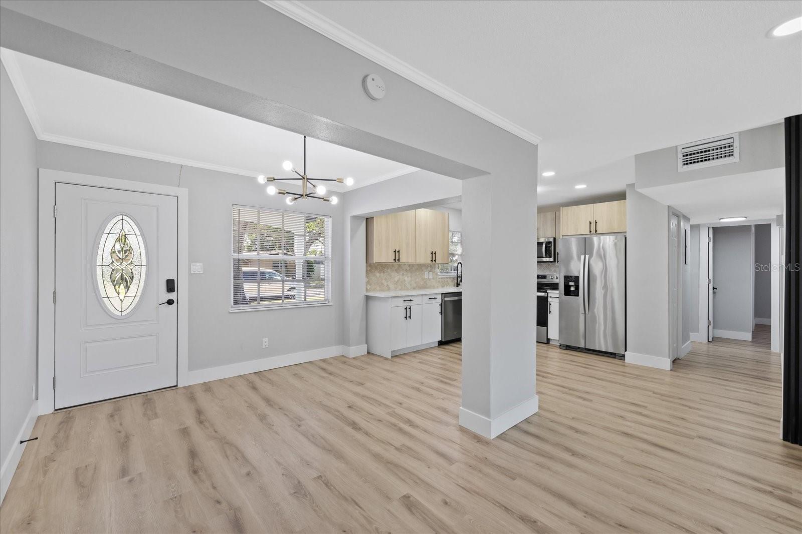 324 COUNTRY CLUB DR — photo 14