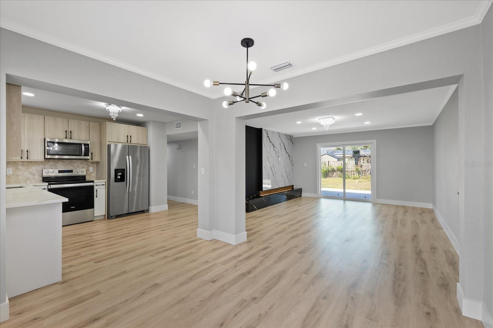 324 COUNTRY CLUB DR — photo 13