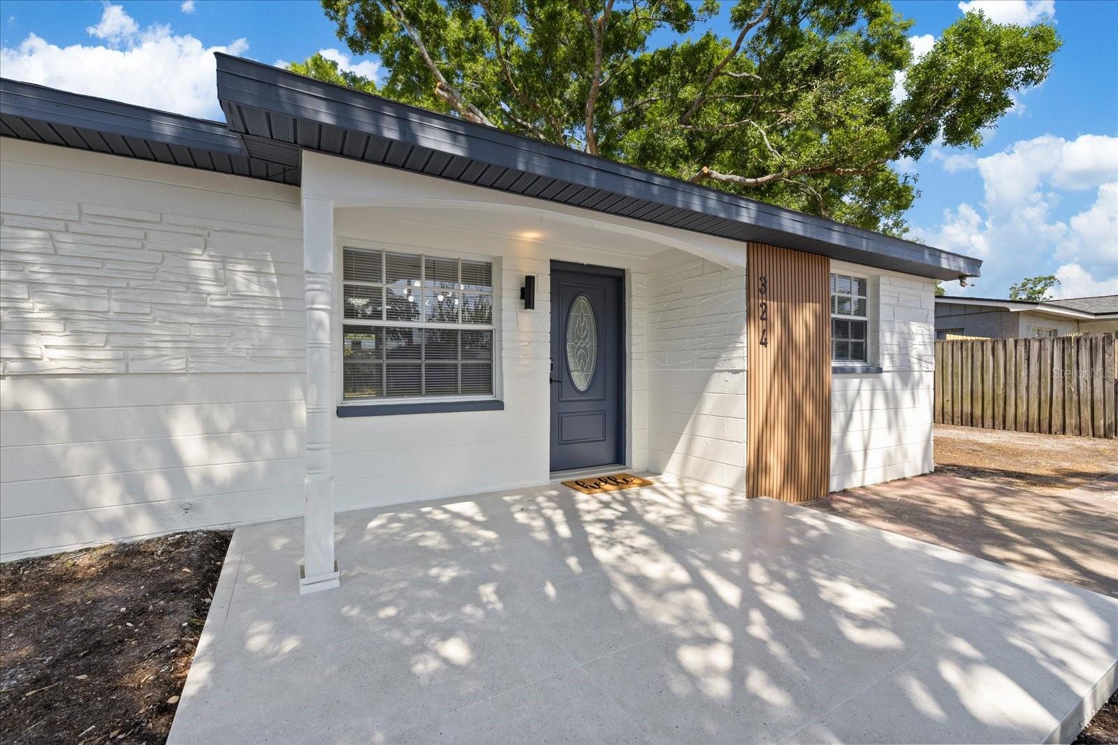 324 COUNTRY CLUB DR — photo 9