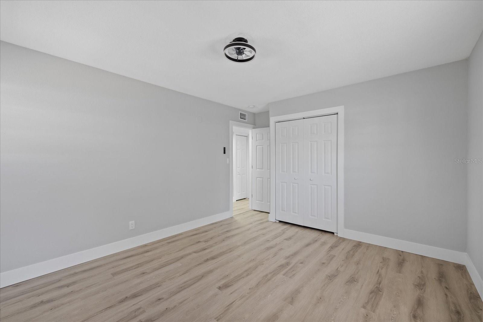 324 COUNTRY CLUB DR — photo 26