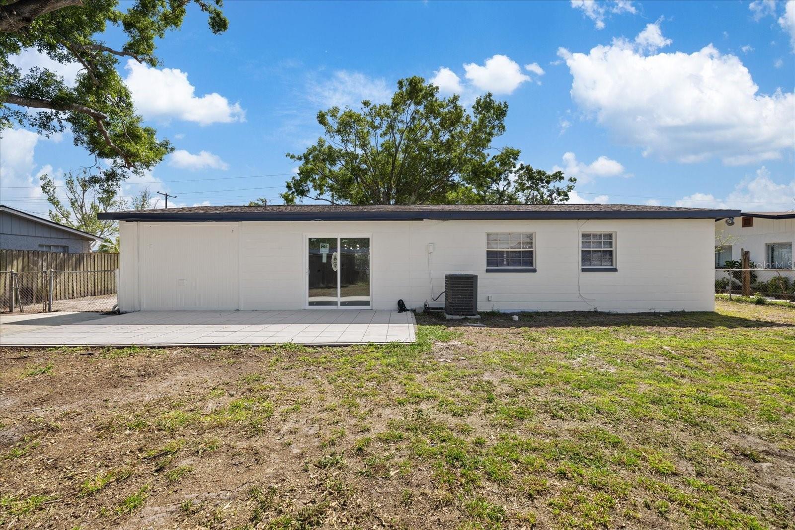 324 COUNTRY CLUB DR — photo 41