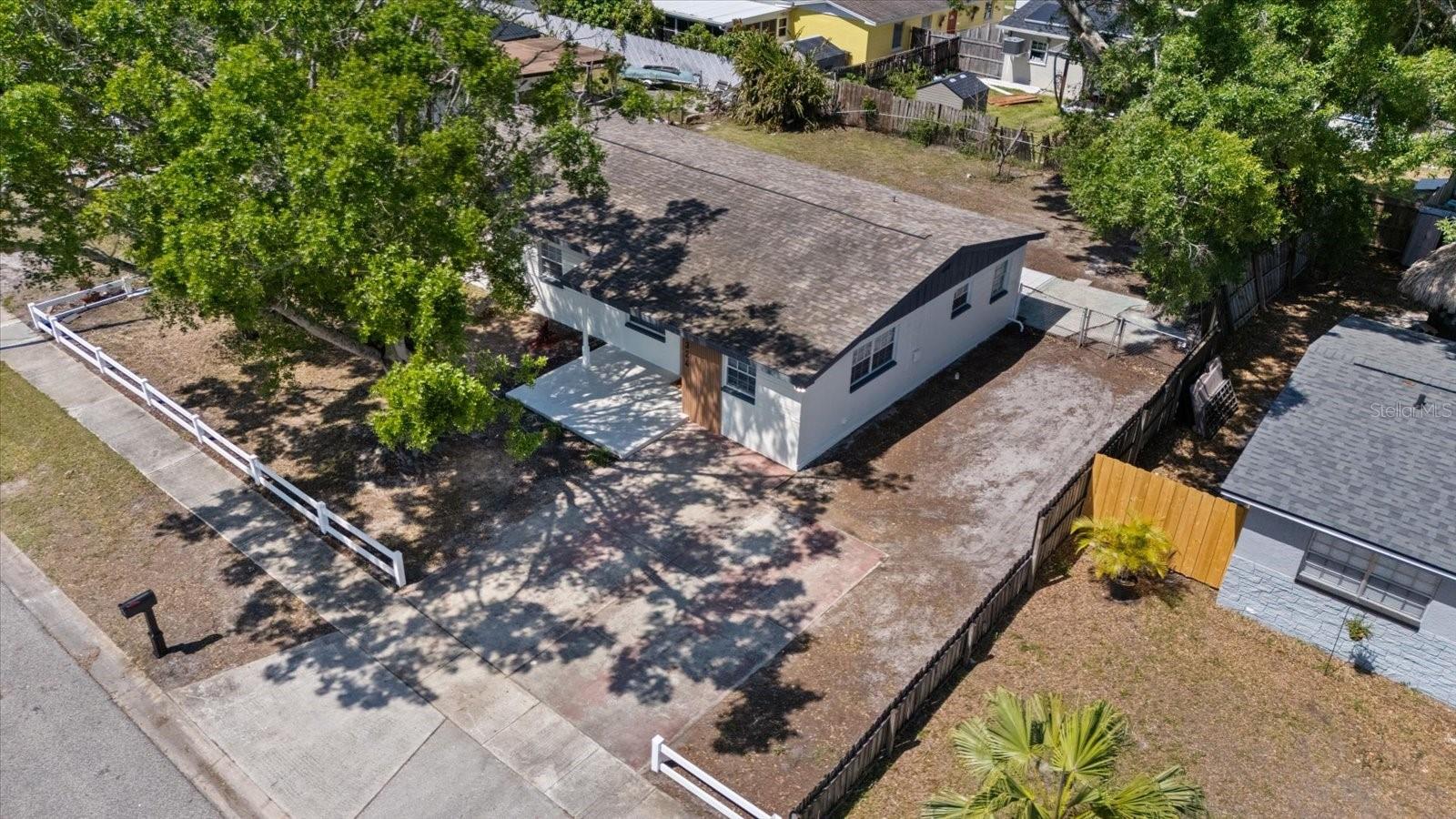 324 COUNTRY CLUB DR — photo 6