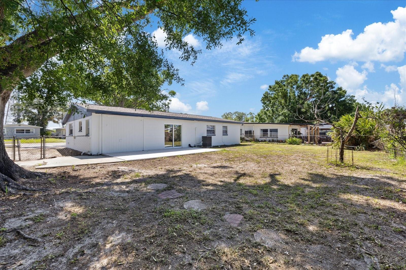 324 COUNTRY CLUB DR — photo 40