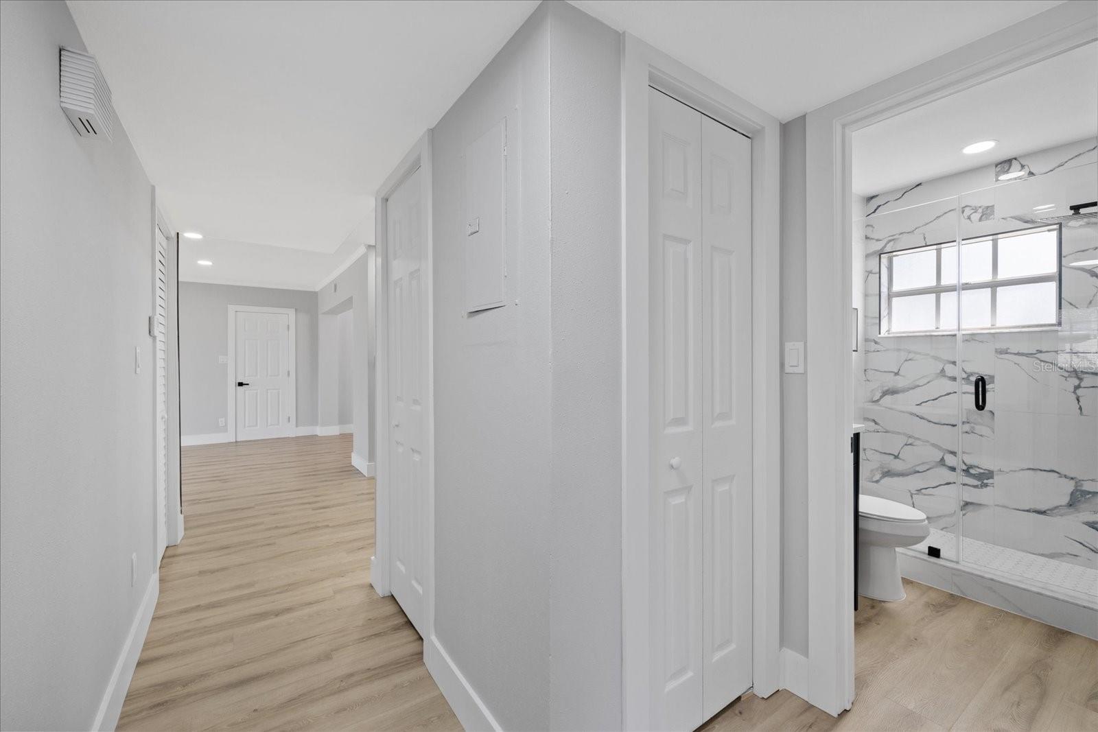 324 COUNTRY CLUB DR — photo 27