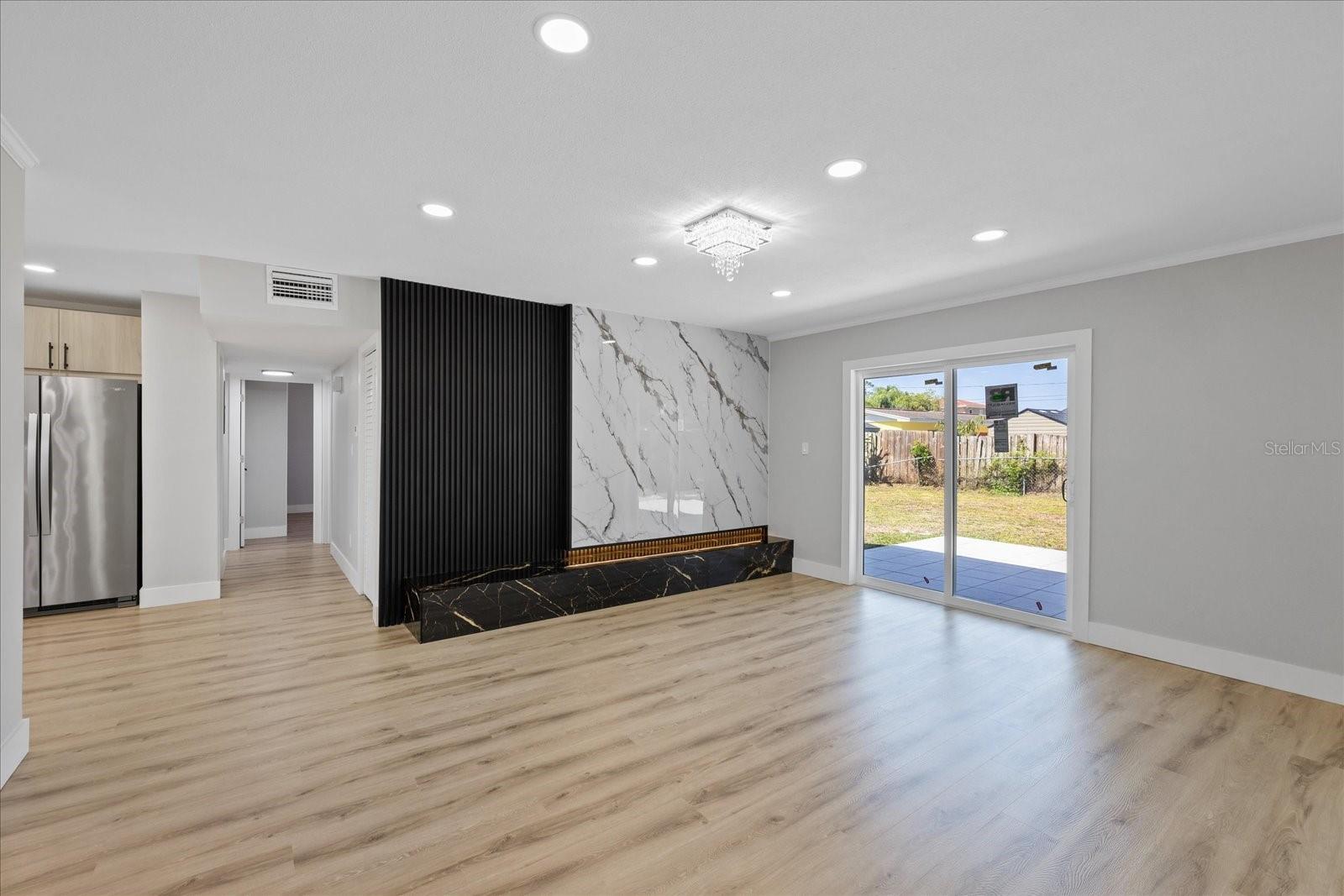324 COUNTRY CLUB DR — photo 31