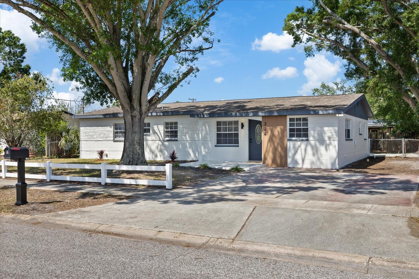 324 COUNTRY CLUB DR — photo 10