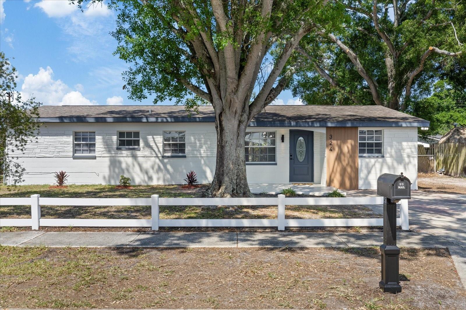 324 COUNTRY CLUB DR — photo 11