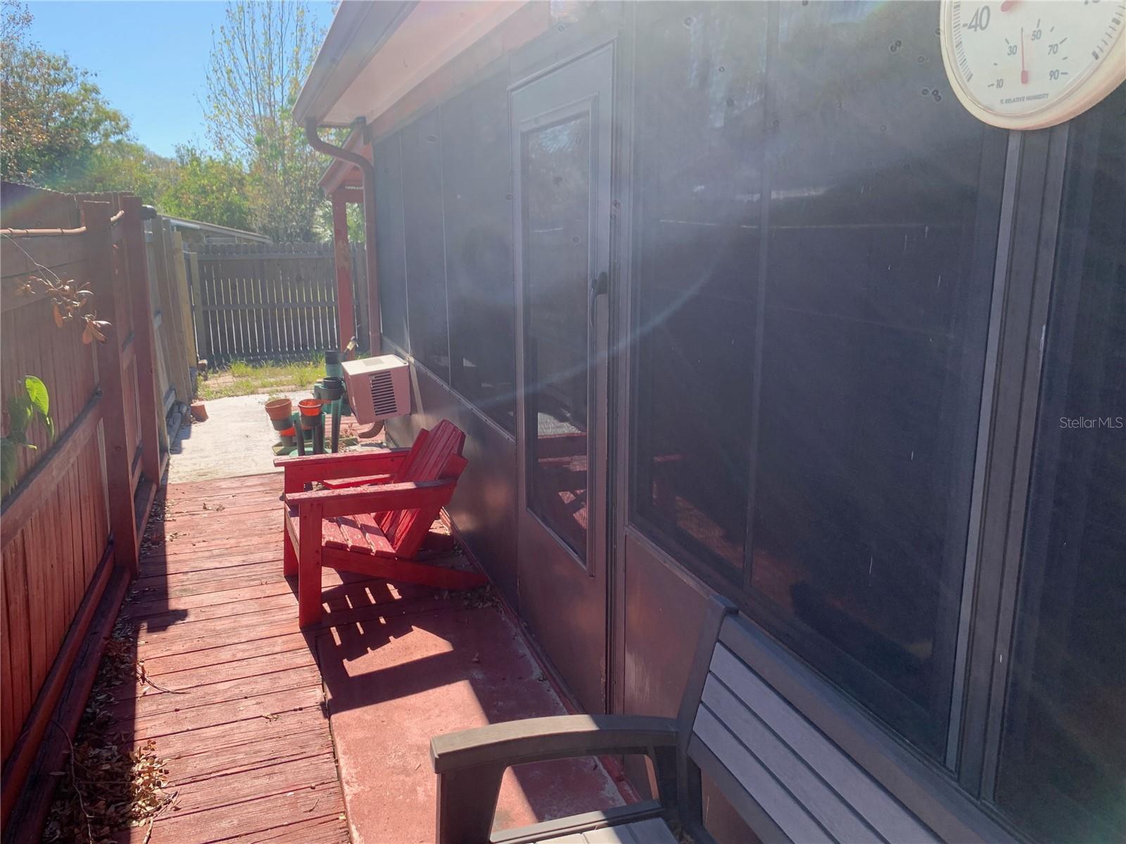 11600 CRYSTAL LAKE DR — photo 9