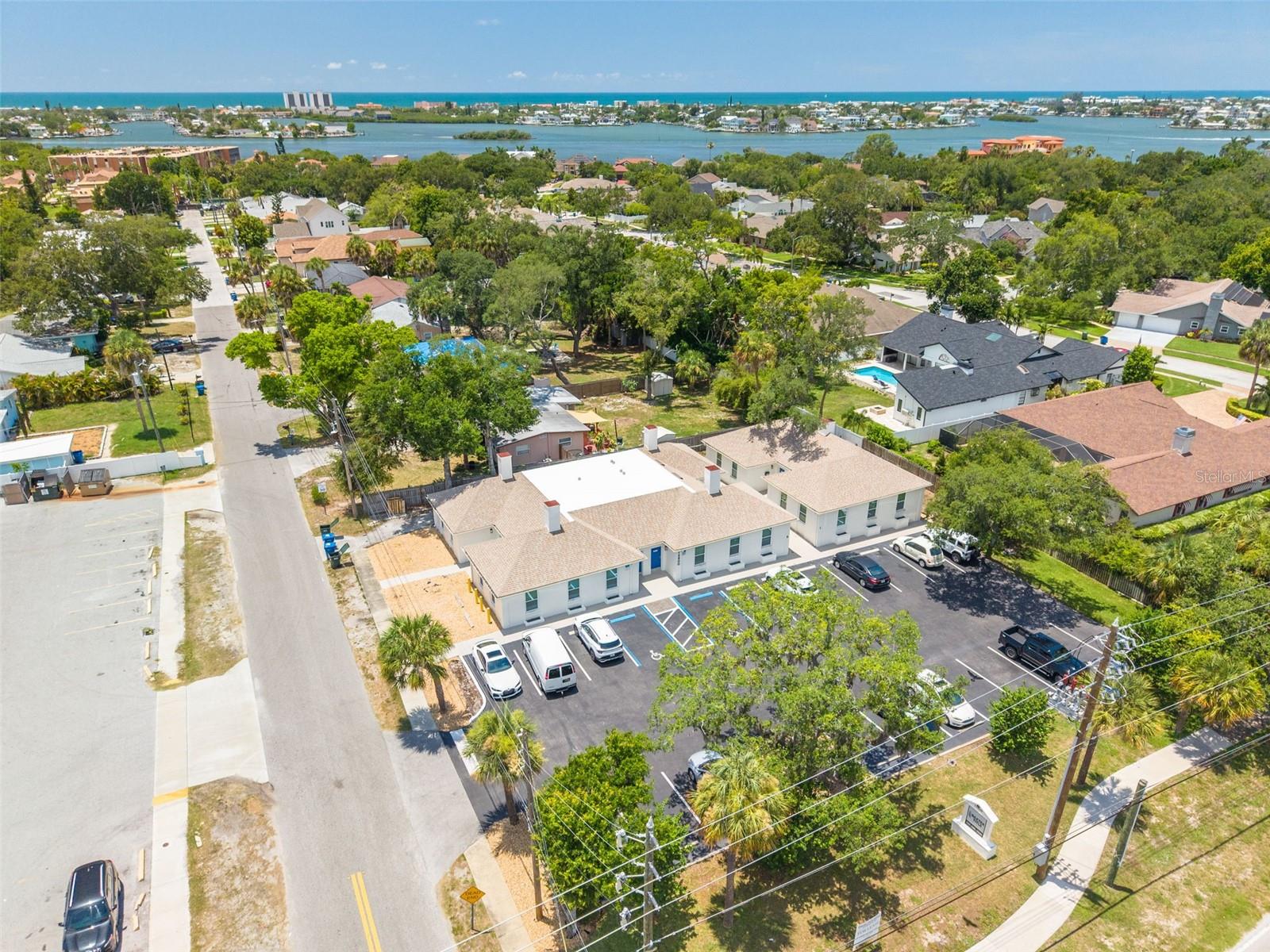 12800 INDIAN ROCKS RD — photo 13