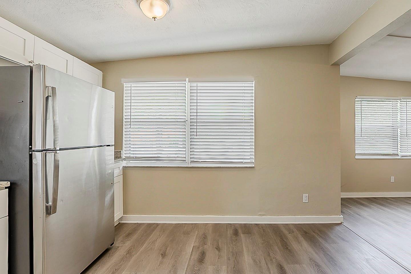 4010 EMERSON AVE S — photo 3