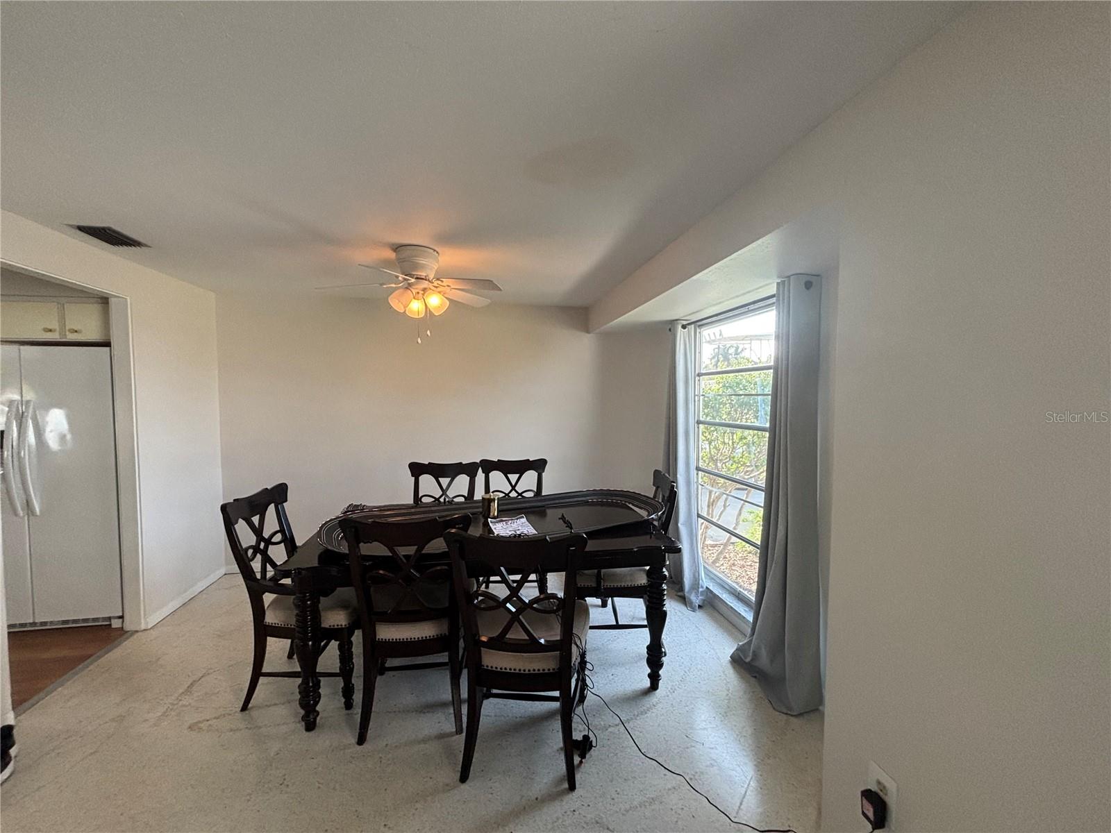 4411 DOLPHIN LN — photo 8