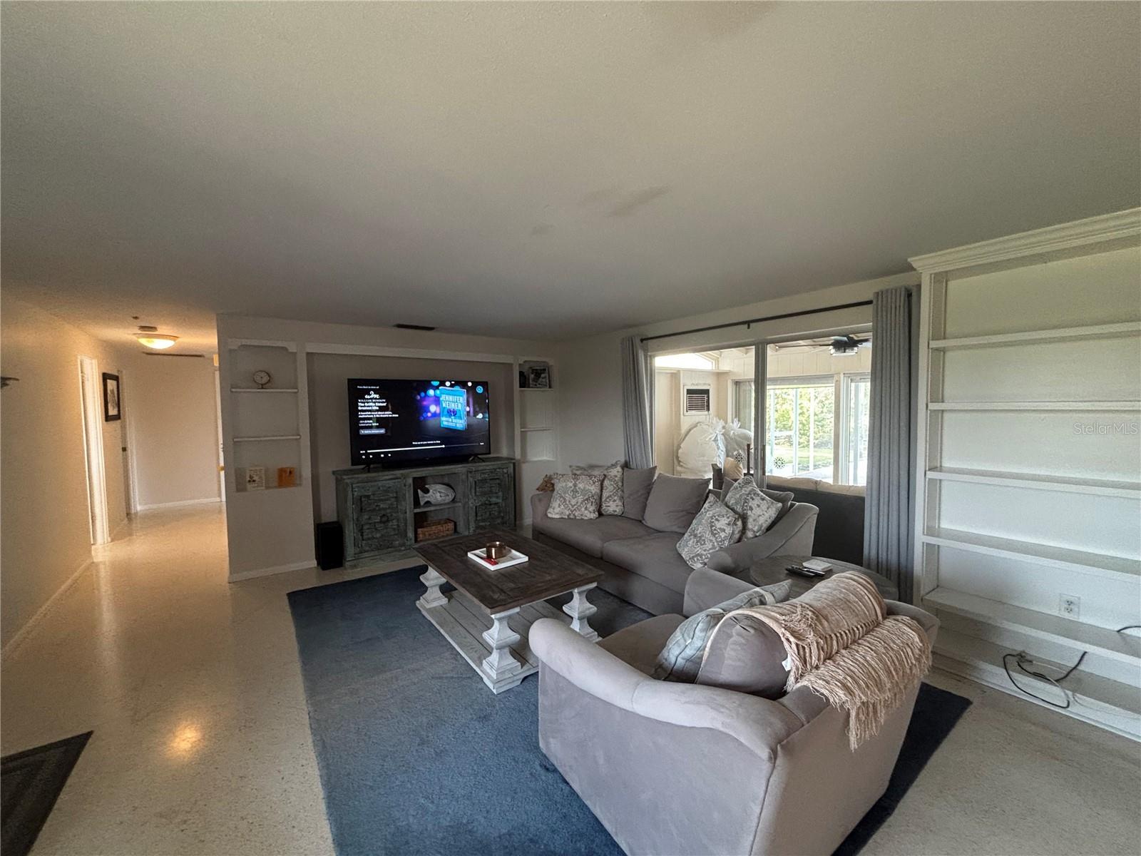 4411 DOLPHIN LN — photo 4