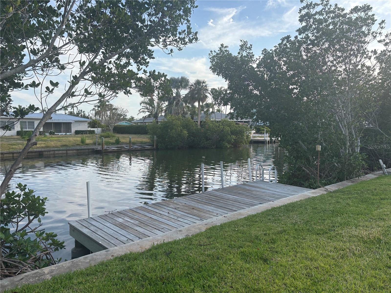 4411 DOLPHIN LN — photo 17