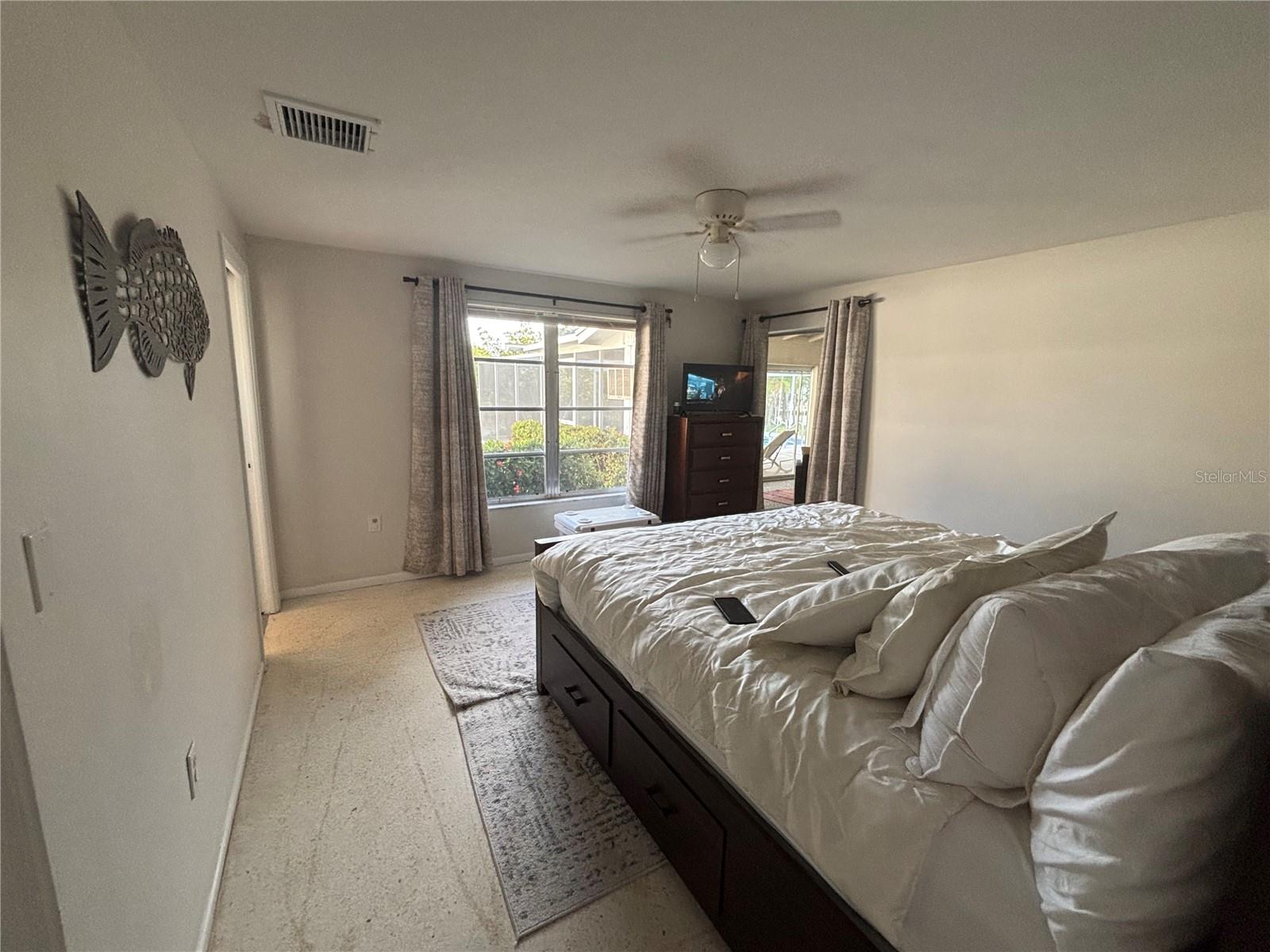 4411 DOLPHIN LN — photo 9