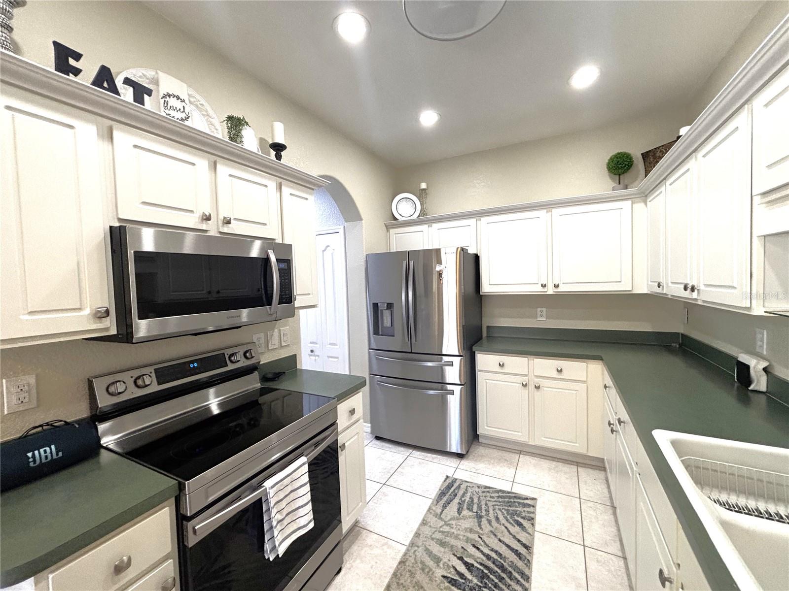 1759 FOUNTAIN VIEW CIR #1759 — photo 4