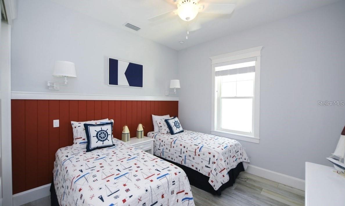212 SPRING AVE — photo 17