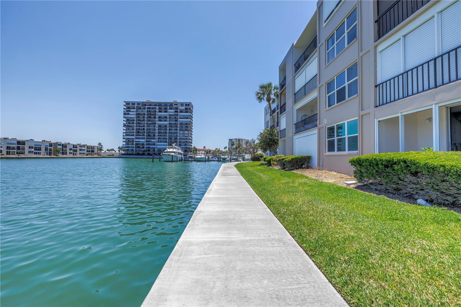 7625 SUN ISLAND DR S #106 — photo 23