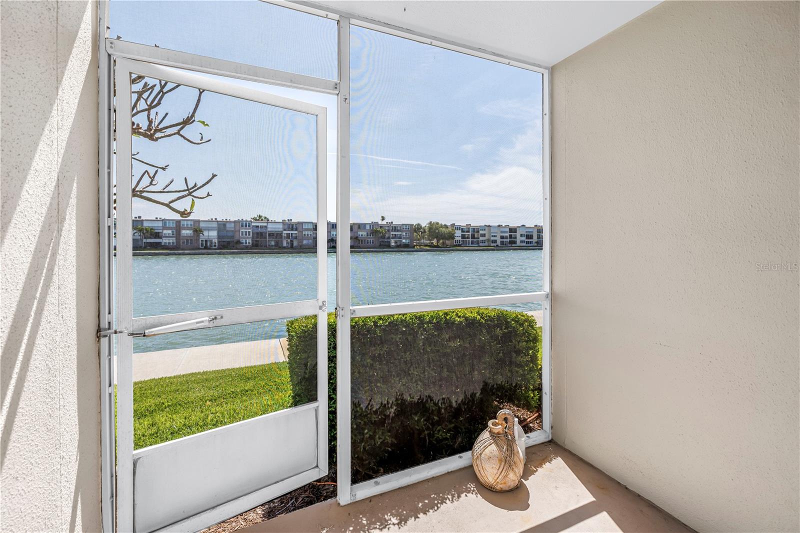 7625 SUN ISLAND DR S #106 — photo 3
