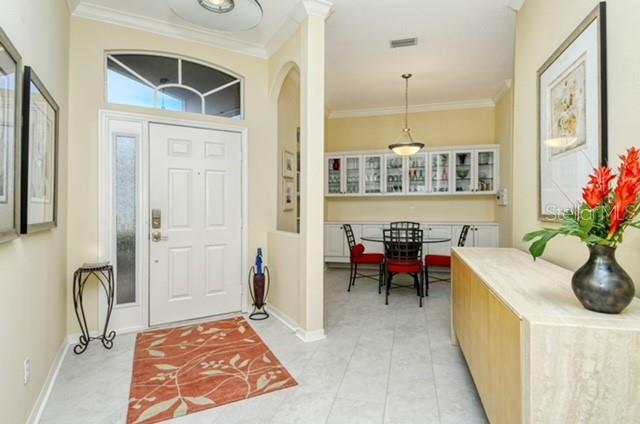 9480 FOREST HILLS CIR — photo 4