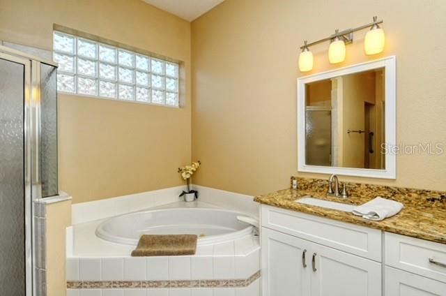 9480 FOREST HILLS CIR — photo 20