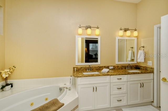 9480 FOREST HILLS CIR — photo 21