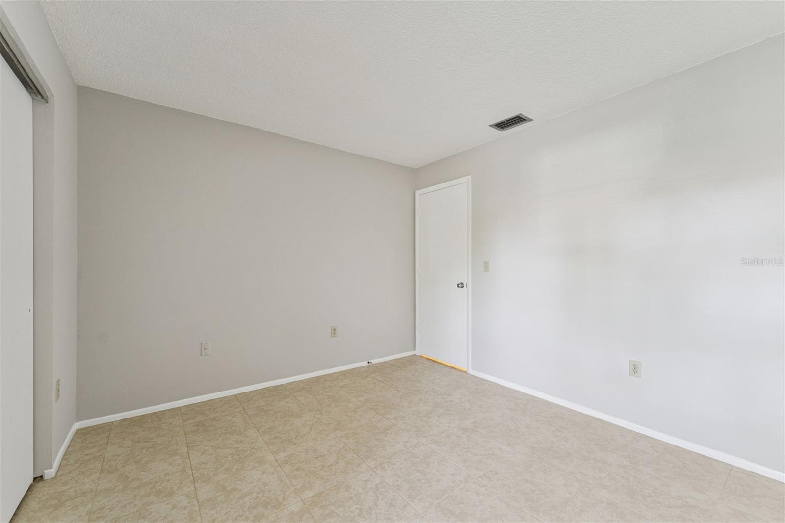 2640 WOODGATE LN #F6 — photo 19