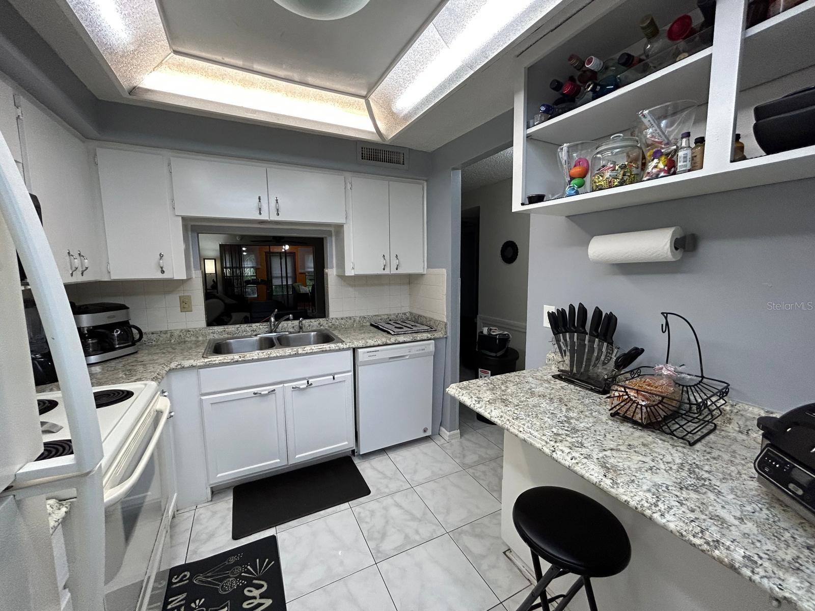 Home in NEW PORT RICHEY — photo 8