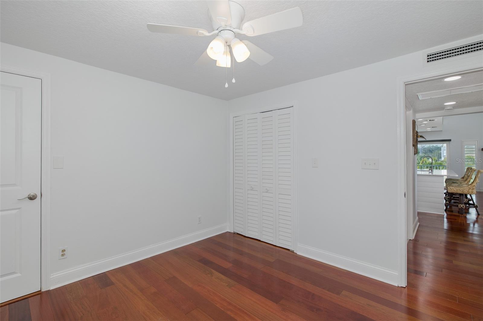 5040 WATERSIDE DR — photo 31