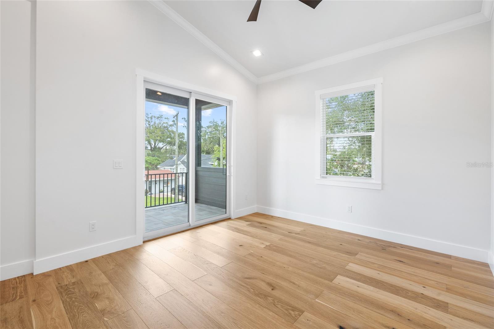 110 W HIAWATHA ST — photo 37