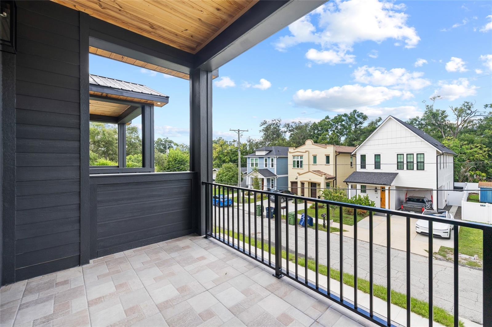110 W HIAWATHA ST — photo 39