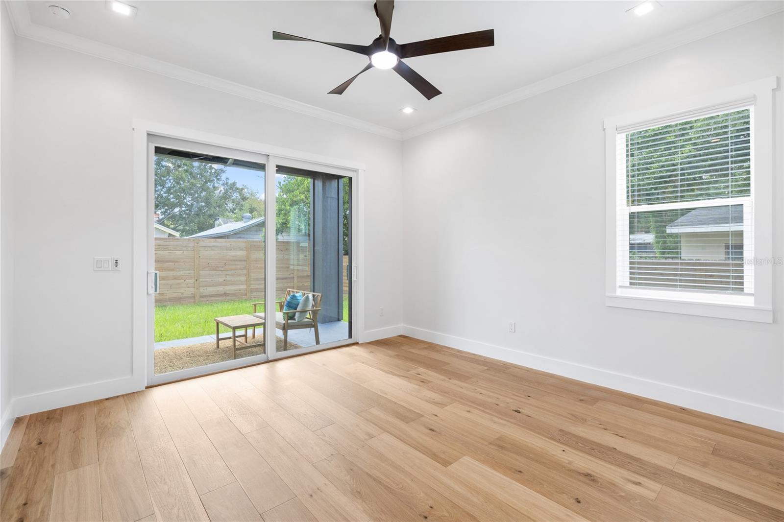 110 W HIAWATHA ST — photo 18