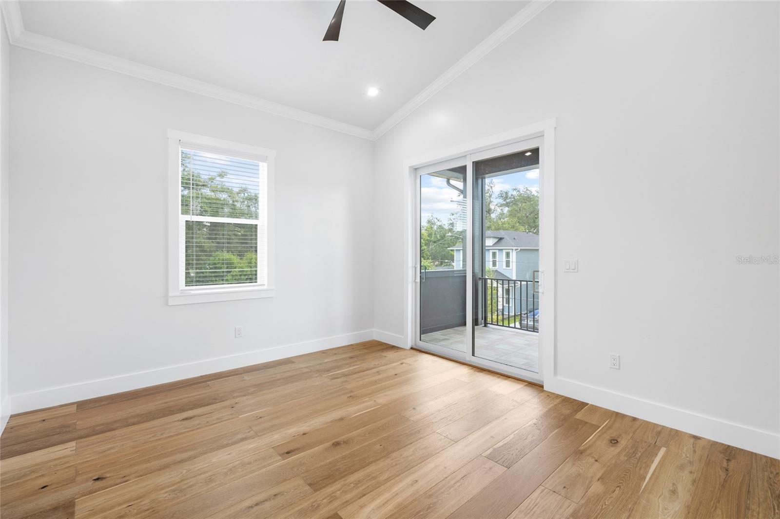 110 W HIAWATHA ST — photo 40