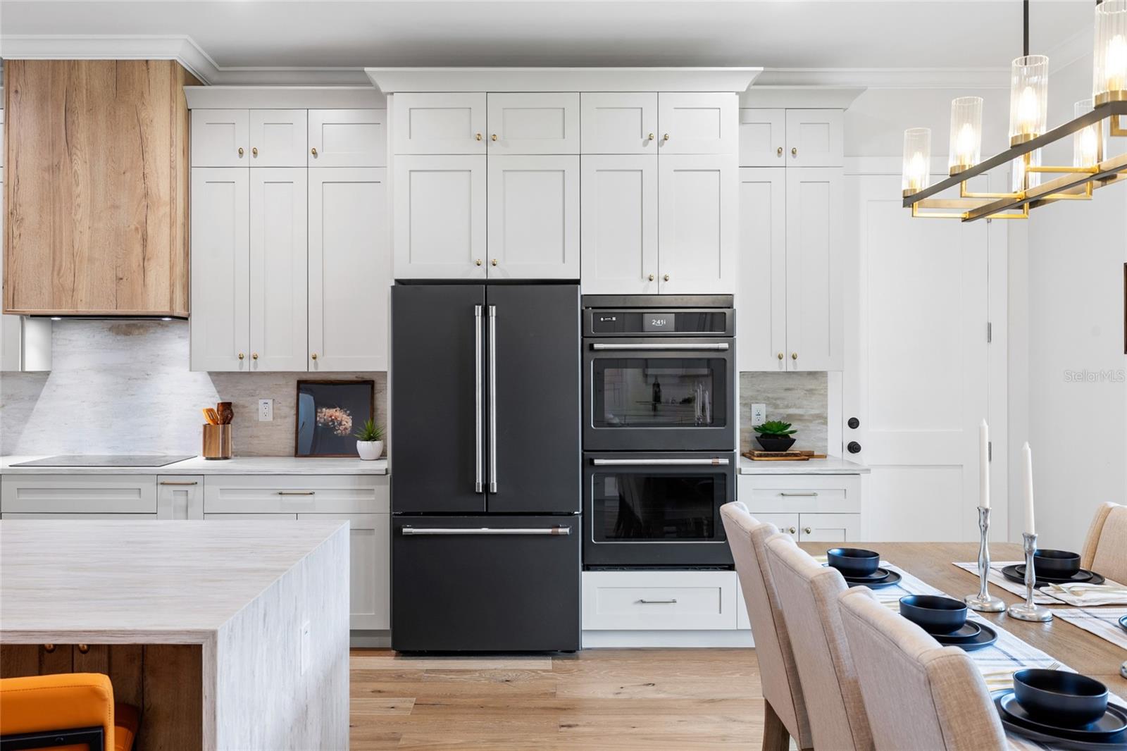 110 W HIAWATHA ST — photo 17