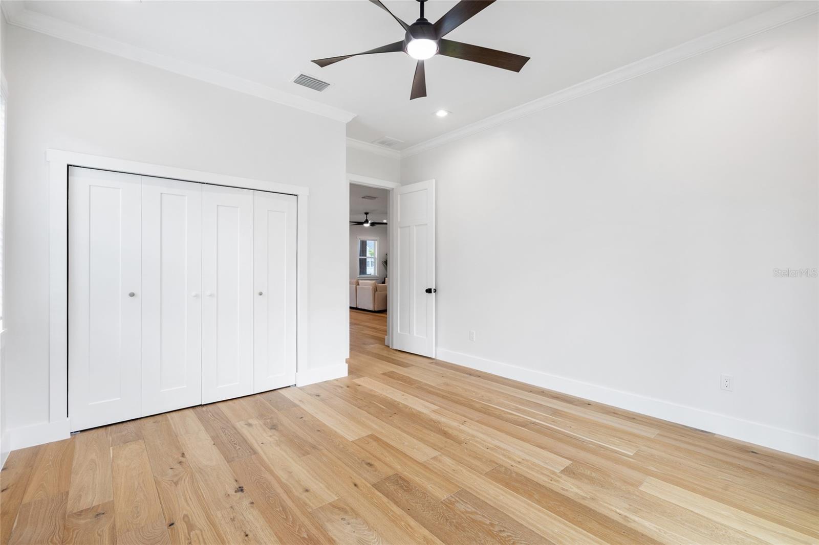 110 W HIAWATHA ST — photo 19