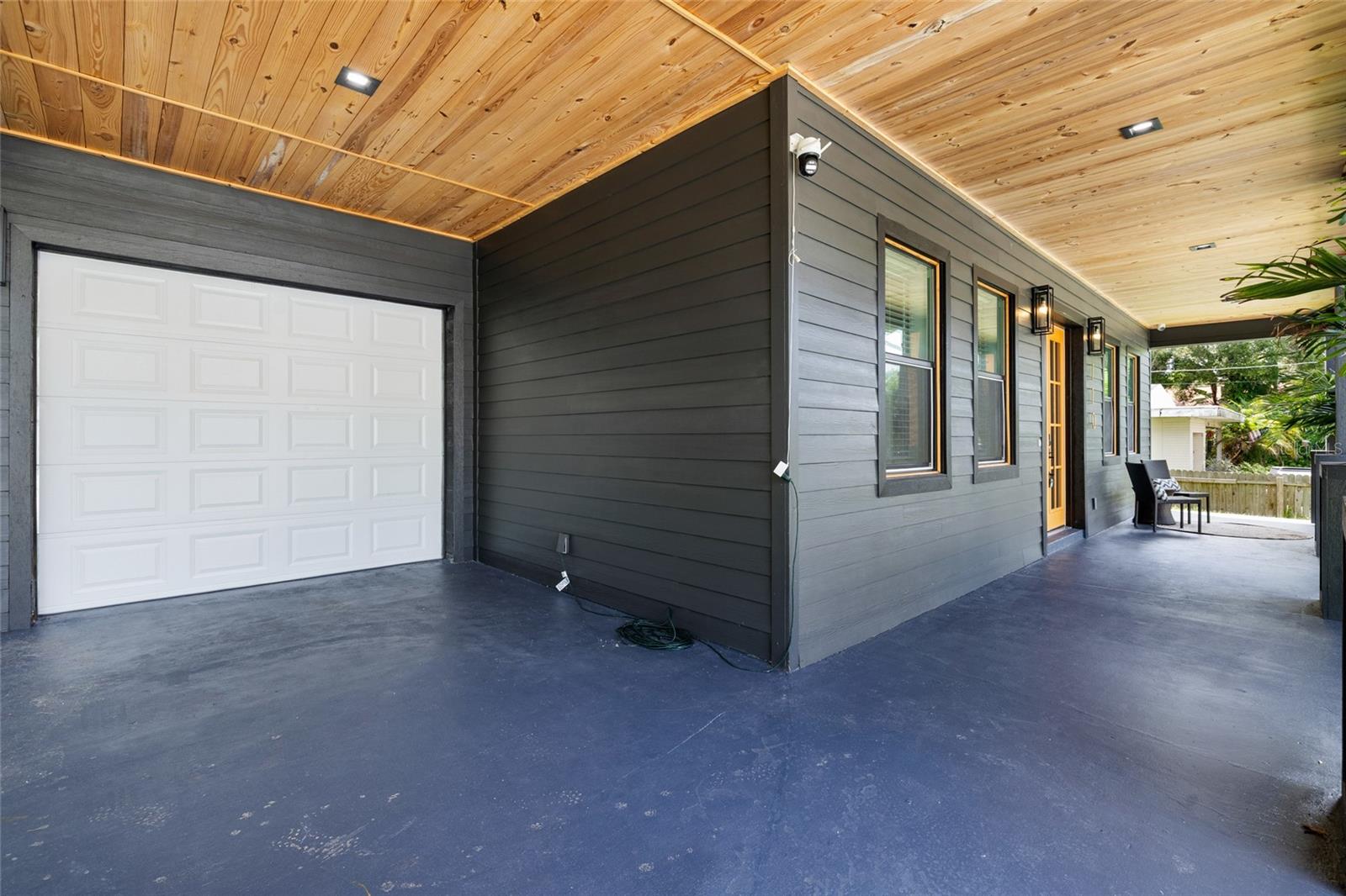 110 W HIAWATHA ST — photo 45