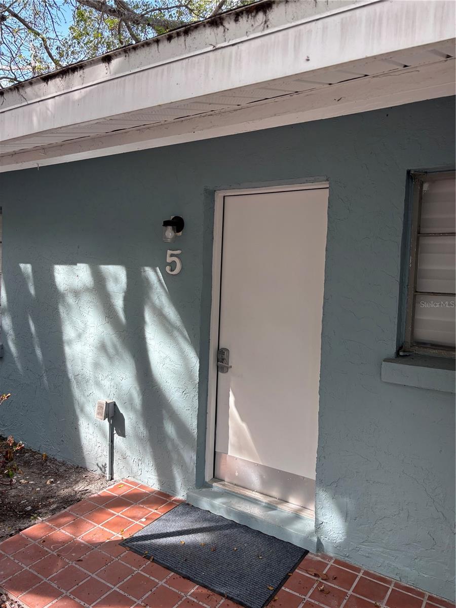 170 ROOSEVELT DR #5 — photo 2